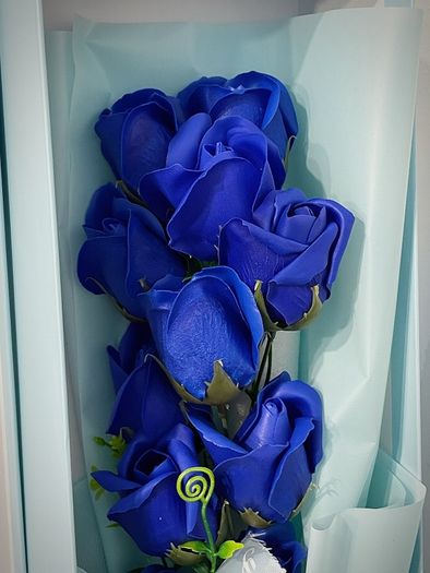 An amazing gift 11 Soap Rose Gift Box