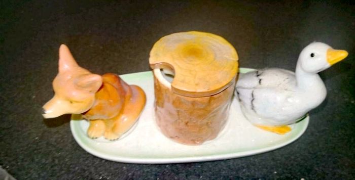 Hummel 1958 Fox and Goose salt and pepper