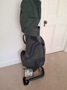 Macgregor golf bag with clubs