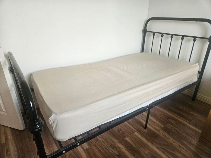 Single bed frame