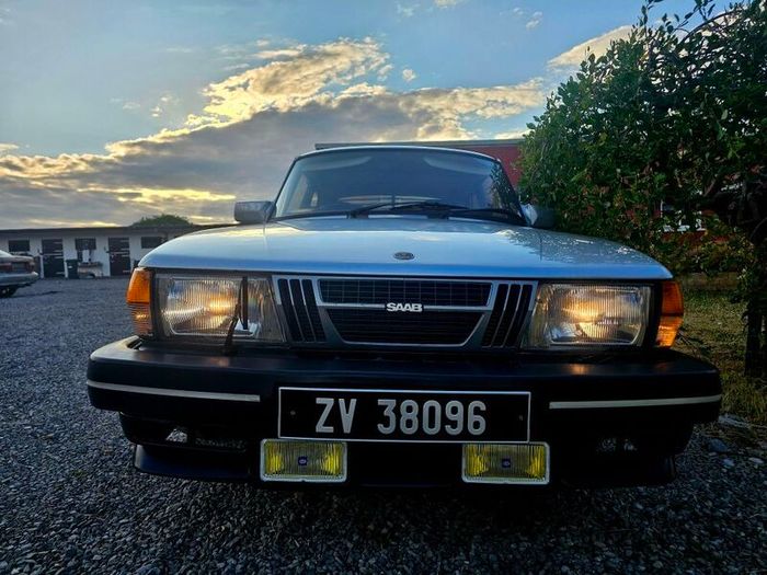 1986 Saab 900i 8v Flat-Nose (Unique Diplomatic Restoration)