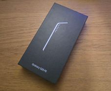 Samsung S25 FE box