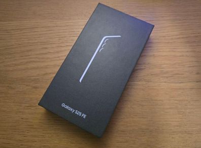 Samsung S25 FE box