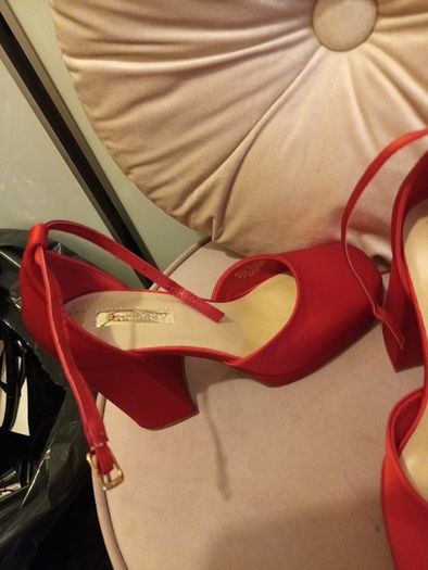 Pillar box red womens shoes