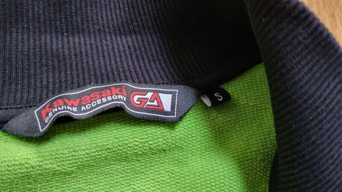 kawasaki zip-up top