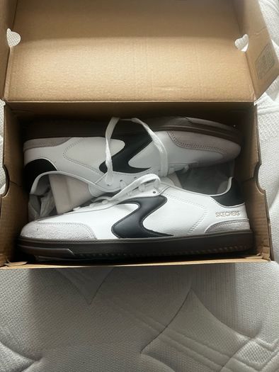 Sketchers Trainers