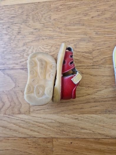 Kids sandals 21