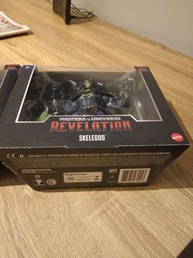 Masters Of The Universe Revelation Skelegod And Stinkor