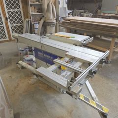 Sliding table saw