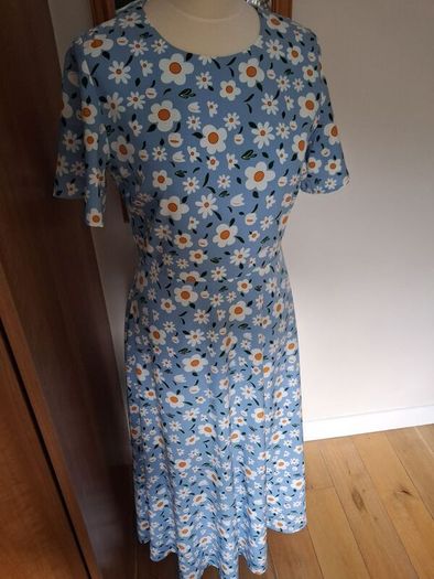 Stunning Marc Angelo New Daisy Tea Dress 10