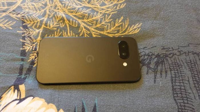 Google pixel 9a - like new - comes with box & 2 screen protectors