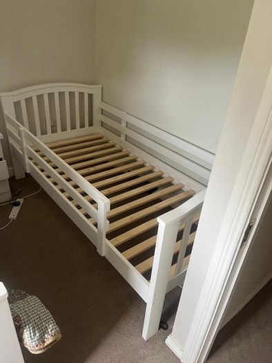 Solid wood White Single Bed FRAME (mattress size 90x190cm)