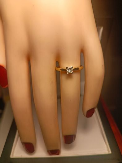 18ct Gold Vintage Refurbished Petite Diamond Solitaire Ring