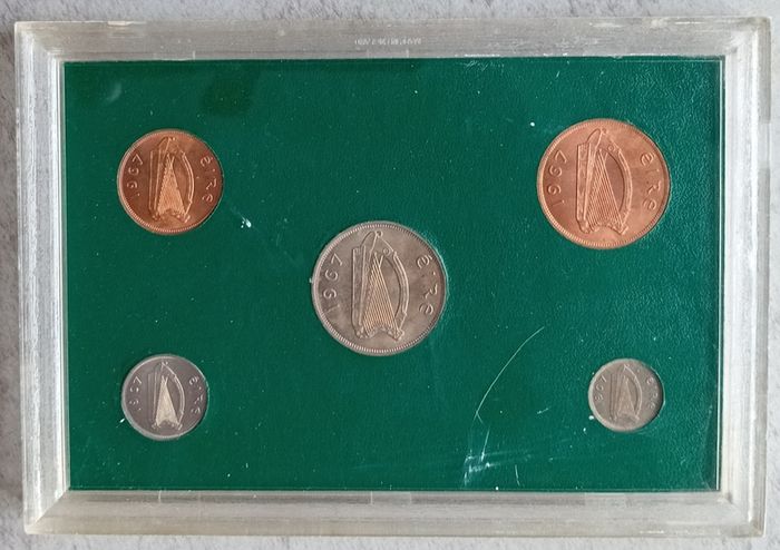 1967 Irish Coin set in original Slip with Cover
