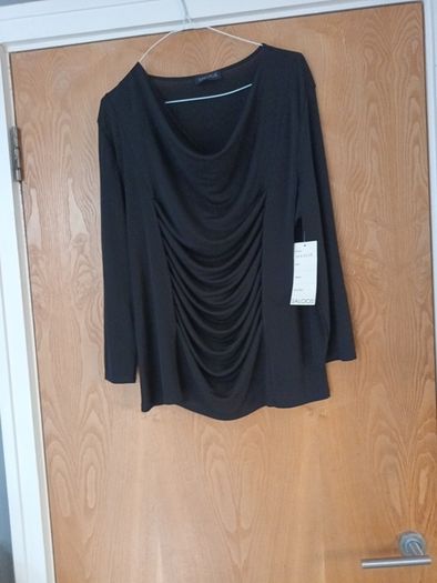Saloon Black Top.  S.- XL - 18.   B.N.W.T