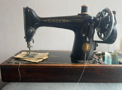 Vintage Singer Sewing machine.
