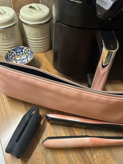 GHD platinum straightener