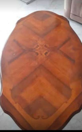 Coffee table in very good condition Height 21inch Width 27inch Length 46inch