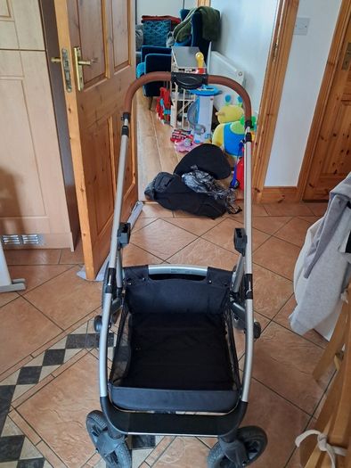 Zummi Halo travel system with bassinet and toddler seat