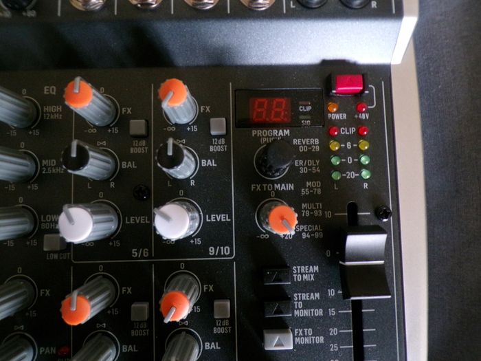 Behringer Xenyx 1202SFX Mixer