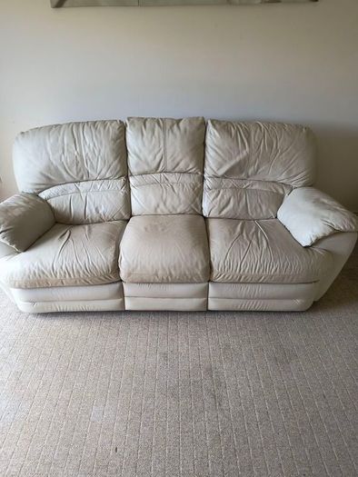 Cream Leather 3 +2 Recliner.