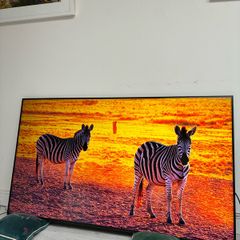 Samsung 65 Inch QLED 4K Smart TV , Brand New, Warranty Until Apr 2028 with receipt