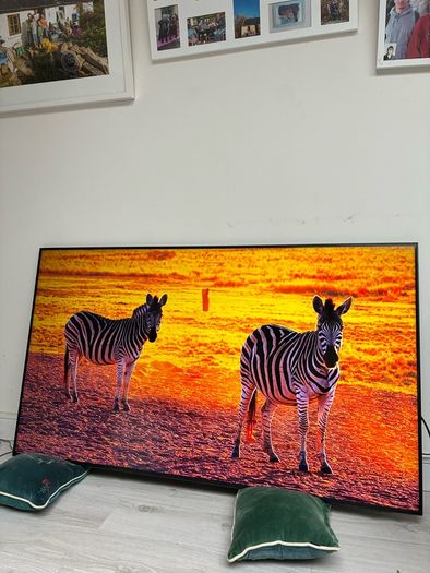 Samsung 65 Inch QLED 4K Smart TV , Brand New, Warranty Until Apr 2028 with receipt