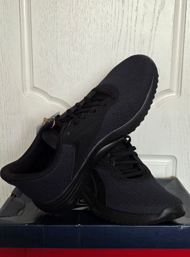 Reebok runners size UK 7.5