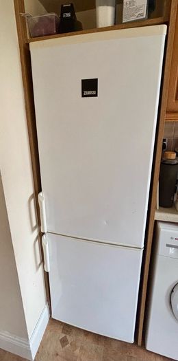 zanussi fridge/freezer