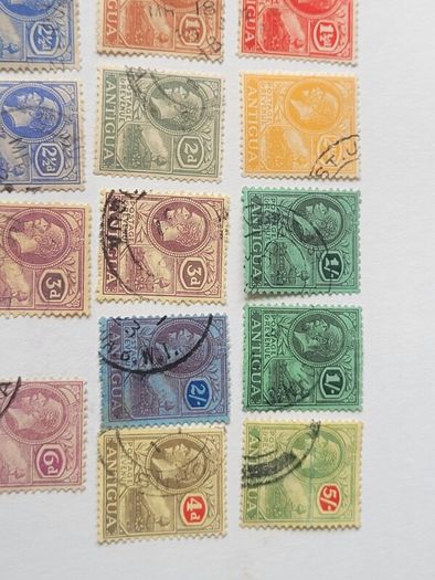 20 x George V Antigua stamps - very fine condition