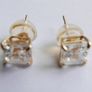Vintage 14K Sold Yellow Gold Cushion Cut Cubic Zirconia Stud Earrings 0,88g Image 5