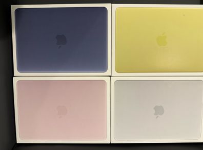 Macbook New 8/256GB (IRISH STOCK)Brand New Sealed 1 year Apple warranty RECEIPT
