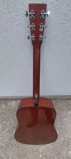 Martin D18v Vintage Series With Original Martin Hard Case.