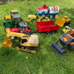 Fleet of 10 kids tractors