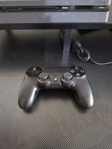 PS4 Slim 1TB + Controller + GTA V + All Cables