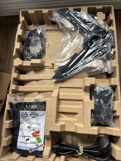 Brand new gaming Monitor MSI MAG 27C6X
