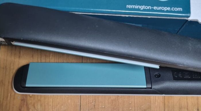 Remington Shine Therapy, hair straightener