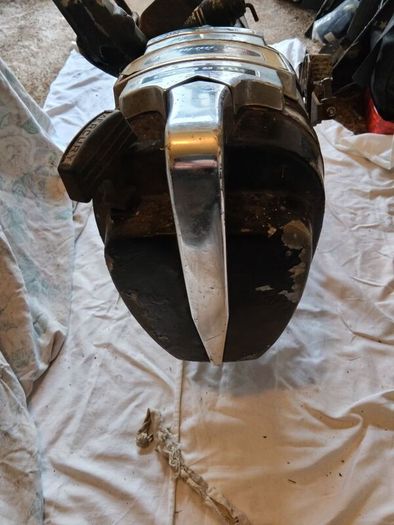 Vintage Mercury Outboard Motor 6hp and Mercury Fuel Tank