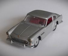Diecast Vintage Solido Ferrari 250 GT 2+2 (GT/E) - Very Good Original Condition