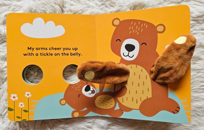 Huge Me Little Bear Finger Puppet Book