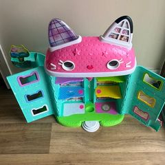 Gabbys Interactive Dolls House with Accessories