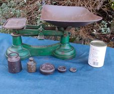 28lbs Early 20th Century Kitchen Scales Complete