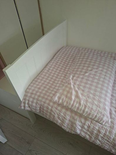 White Wooden Frame 3ft Wide single bed