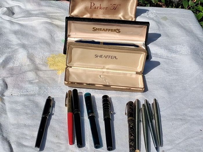 11 Piece Vintage Pen Collection