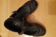 Girl's shoes