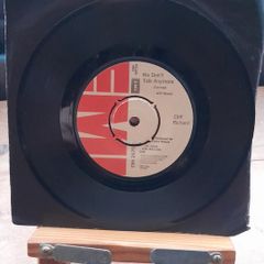 Cliff Richard - We Don't Talk Anymore - 7" Vinyl