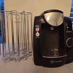 Bosch Tassimo coffee machine with pod holder with carbon filters