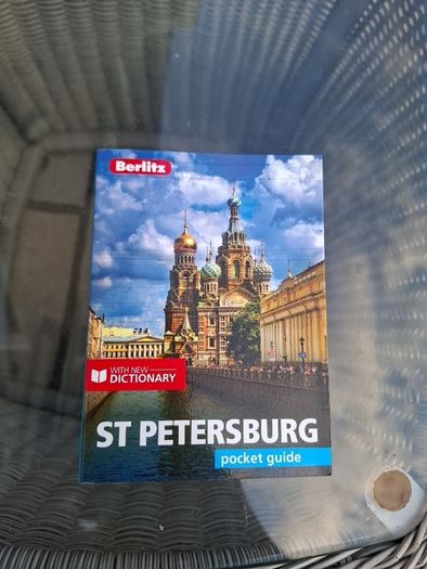 Berlitz Travel Guide St. Petersburg