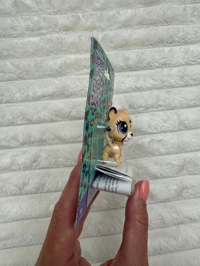 Hasbro Littlest Pet Shop 1-150 Jane Jagmore Jaguar Cat Dirty Damaged Box Please see pictures