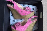 Pink wedges